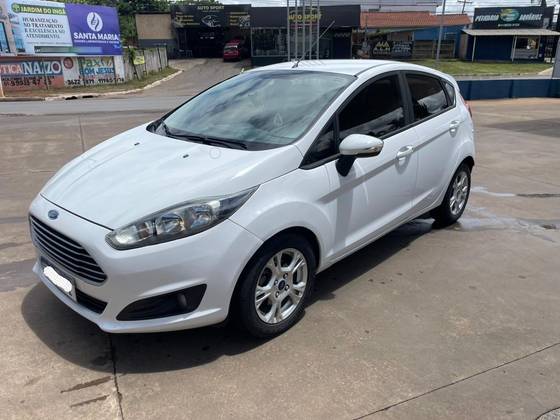 FORD FIESTA 1.6 SE HATCH 16V FLEX 4P POWERSHIFT
